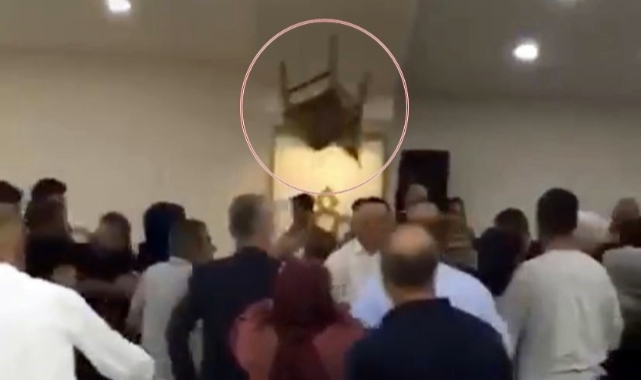 Düğün salonunda sandalyeler havada uçuştu!