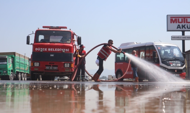 Düzce Belediyesi mesaiye ara vermedi