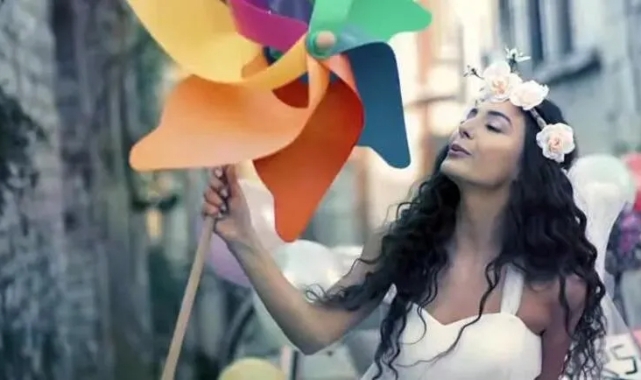 Ebru Şahin'in yıllar önceki hali ortaya çıktı