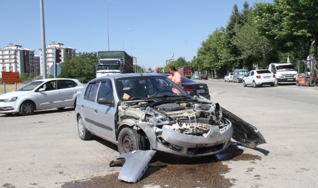Elazığ’da trafik kazası: 3 yaralı