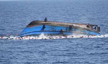 Endonezya’da feribot faciası: 15 ölü, 19 kayıp