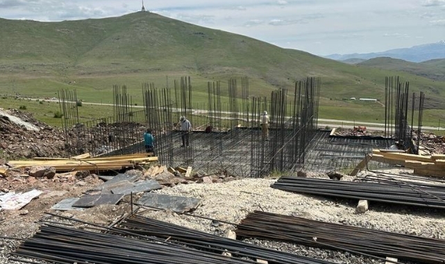 Enkaza dönen mahalle yeniden inşa ediliyor
