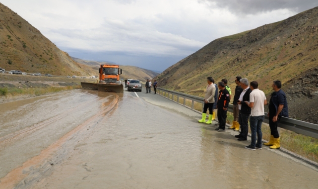 Erzincan - Sivas kara yolu ulaşıma açıldı