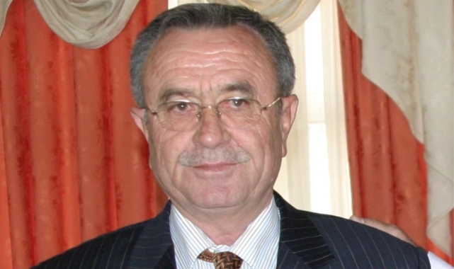 Eski Başkan Ünal hayatını kaybetti