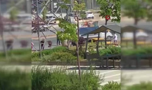 Ev eşyası taşıyan kamyonet alev alev yandı