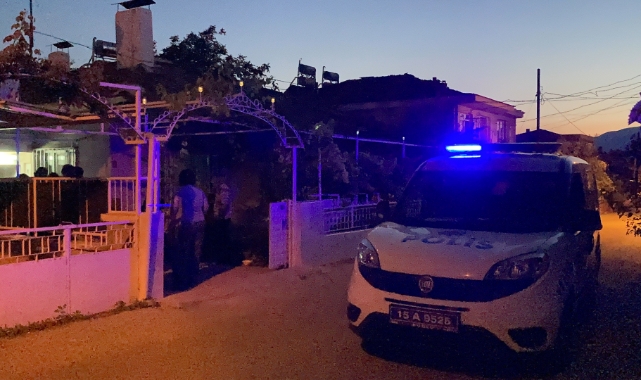 Evinde kalp krizi geçiren öğretmen yaşamını yitirdi