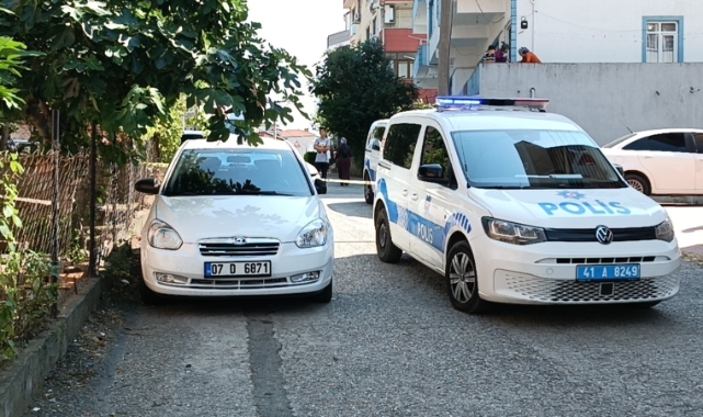 Evinin önünde silahlı saldırıya uğradı