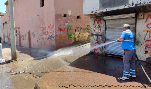 Eyyübiye’de sokak yıkama rutine dönüyor