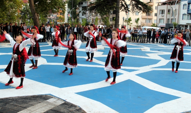 Festivalin gözdesi minik yıldızlar oldu