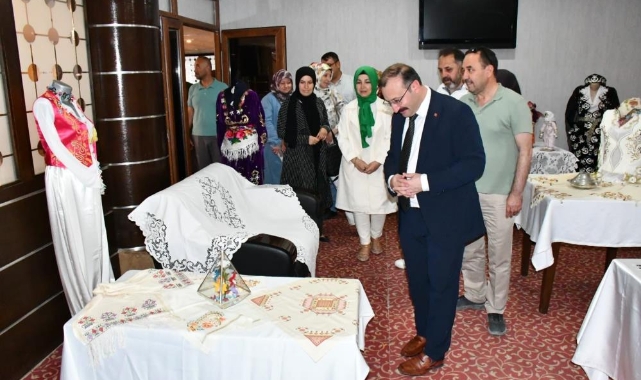 “Geçmişten günümüze” konulu kıyafet sergisi