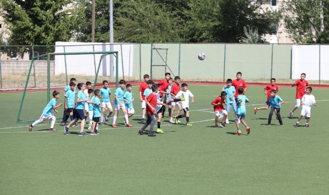 Genç'te Yaz Spor Okulları'nın açılışı yapıldı