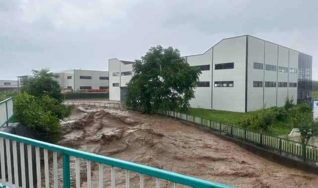 Giresun’da Abdal Deresi taştı, ev ve iş yerlerini su bastı