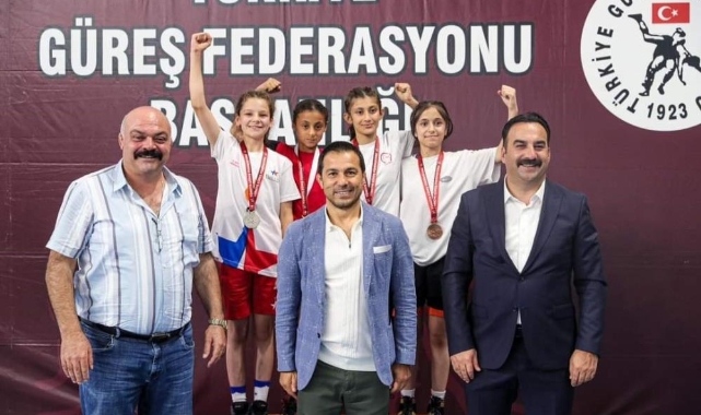 Güreşin Sultanı Şirin Kahraman Türkiye Şampiyonu