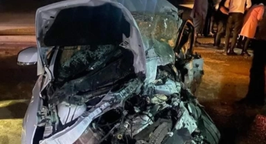 Halk otobüsü ile otomobil çarpıştı: 1 ölü