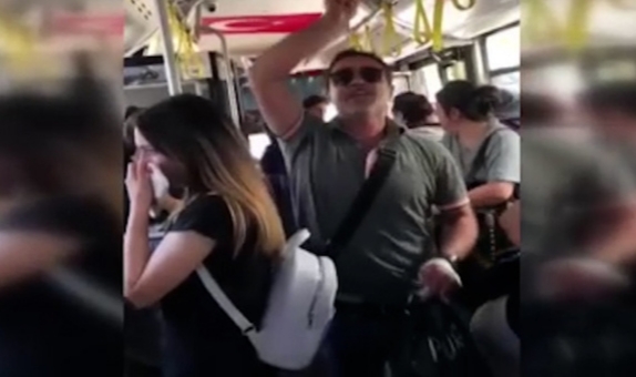 Halk otobüsünde ‘klima’ tartışması