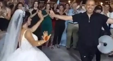 Haluk Levent, depremzede çiftin düğününe katıldı