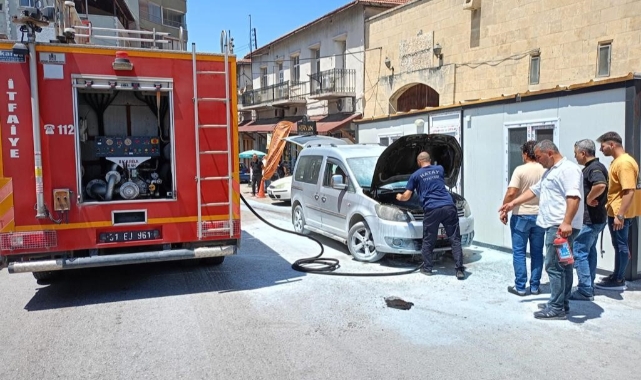 Hatay'da araç yangını söndürüldü