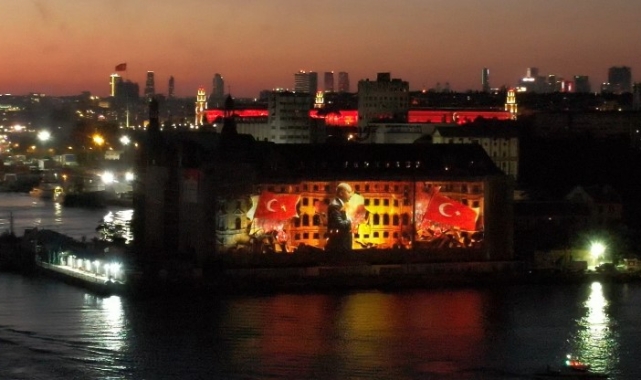 Haydarpaşa Garı’nda "15 Temmuz" anısına mapping gösterimi