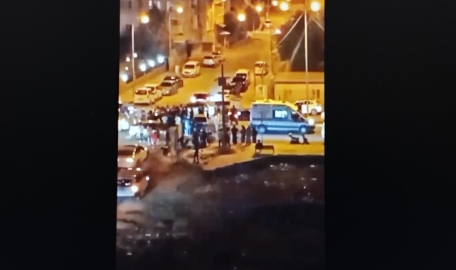 İki araç kafa kafaya çarpıştı: 2 yaralı