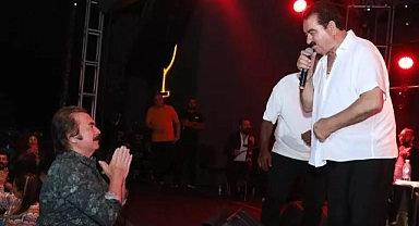 İki dev yan yana
