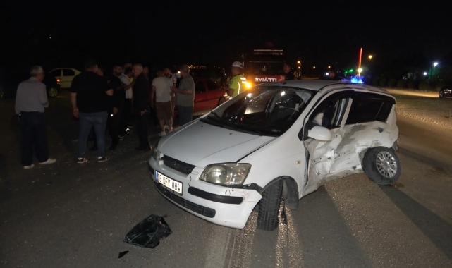 İki otomobil çarpıştı: 4 yaralı