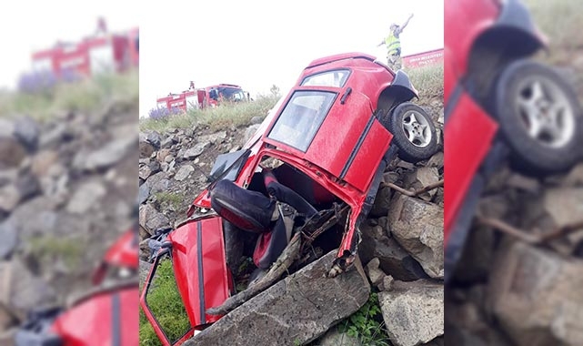 İkiye bölünen otomobilin sürücüsü kurtarılamadı!