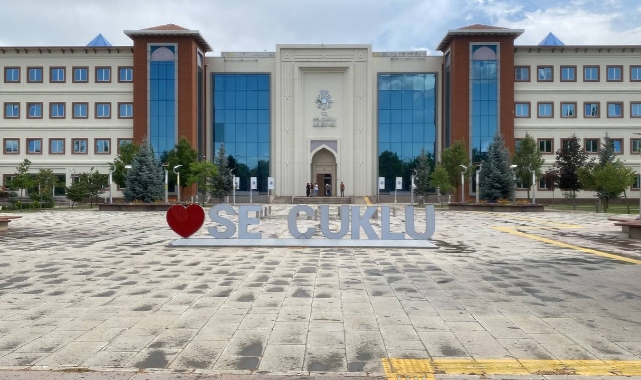 İlçe tabelasındaki 'L' harfi çalındı