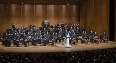 İlk kez bir robot orkestra şefliği yaptı
