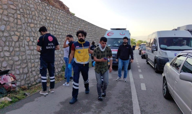 İnegöl'de servis minibüsü ve otomobil çarpıştı