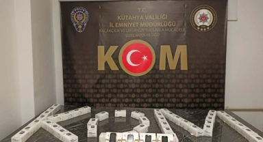 İş yerinde kaçak cep telefonu ele geçirildi