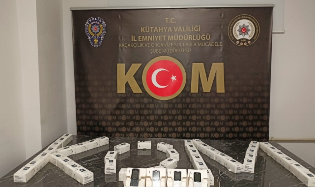 İş yerinde kaçak cep telefonu ele geçirildi