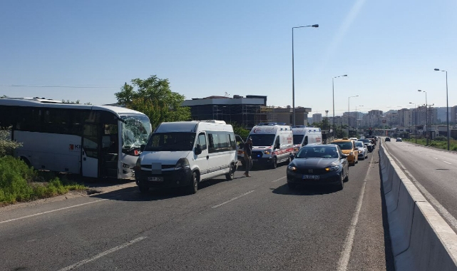 İşçi servisleri çarpıştı!