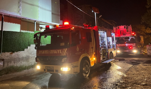 Islak mendil üretimi yapan fabrikada yangın