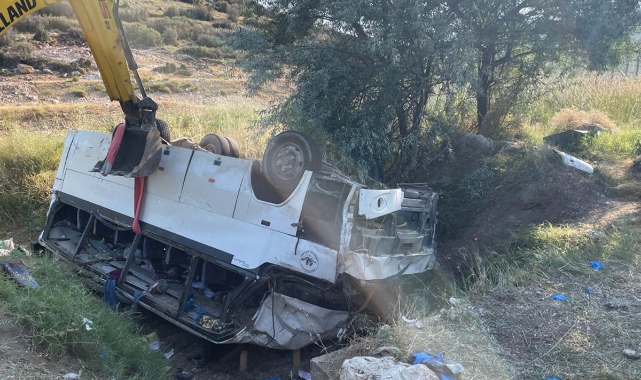 Isparta’da midibüs şarampole devrildi! 1 ölü, 36 yaralı