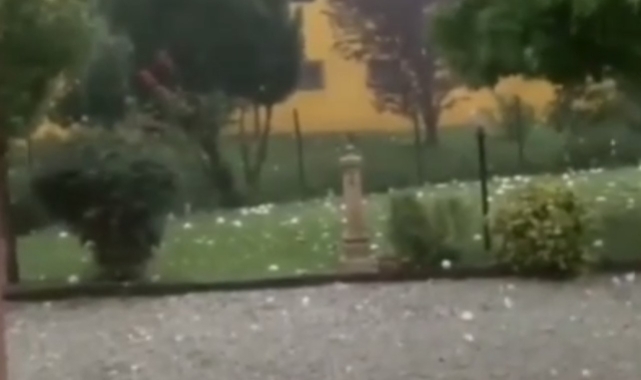İtalya’da tenis topu büyüklüğünde dolu yağdı