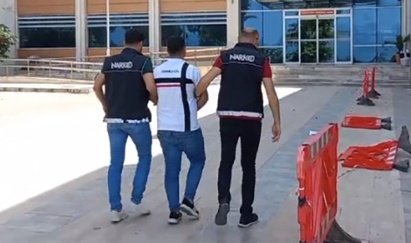 Kaçmaya çalışan zehir taciri yakalandı