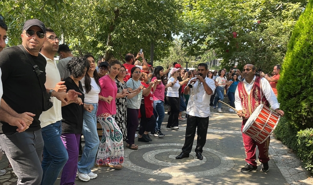 Kadıköy Belediyesi'nde işçilerden ücret eylemi