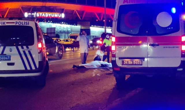 Kağıthane'de arıza yapan otomobile çarpan motosiklet sürücüsü öldü