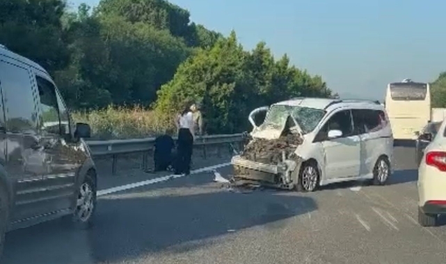 Kamyon ile kamyonet çarpıştı: 2 yaralı