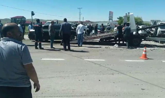Karayazı’da trafik kazası: 3 yaralı