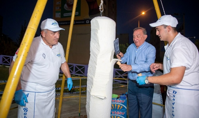 Kavurucu sıcaklara yeni icat! 'Dondurma kebap'