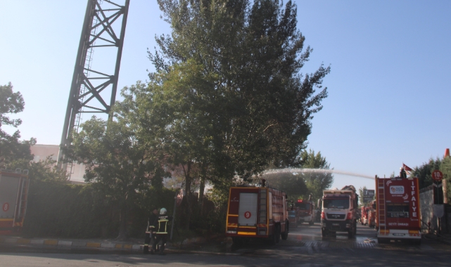 Kayseri'de keçe fabrikasında yangın