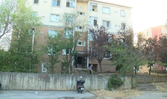 Kız arkadaşıyla kavga edip evi yaktı