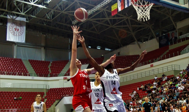 Kız Basketbol Milli Takımı, Fransa’ya mağlup oldu