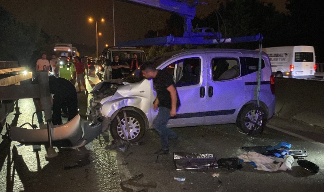 Kocaeli'de kaza! 3 araçlar takla attı