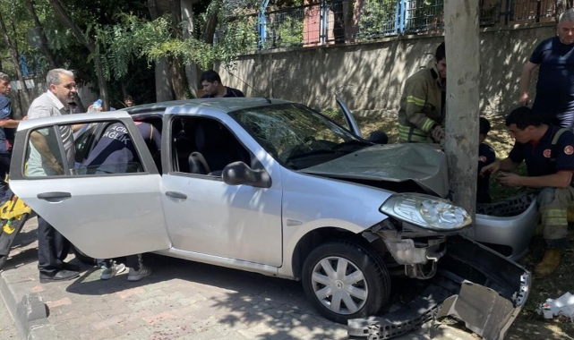 Komşusundan direksiyon dersi alan sürücü kaza yaptı
