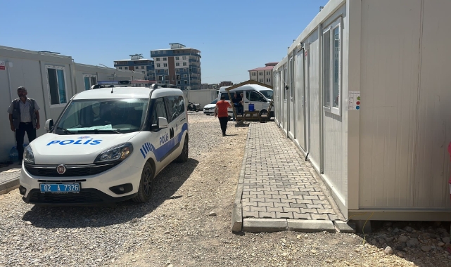 Konteynerde kalan genç ölü bulundu