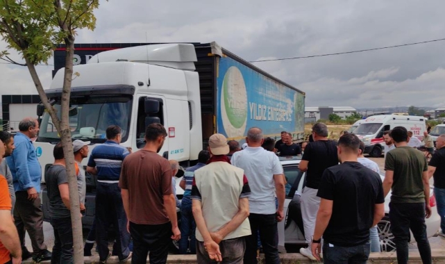 Kontrolden çıkan TIR otomobillere çarptı
