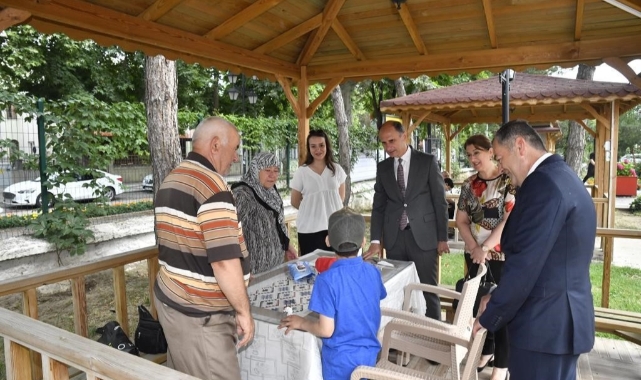 Koruyucu aileler ve çocuklar kamp alanında piknik yaptı