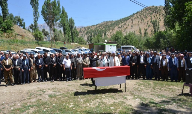 Kuzey Irak'ta şehit olan güvenlik korucusuna son görev